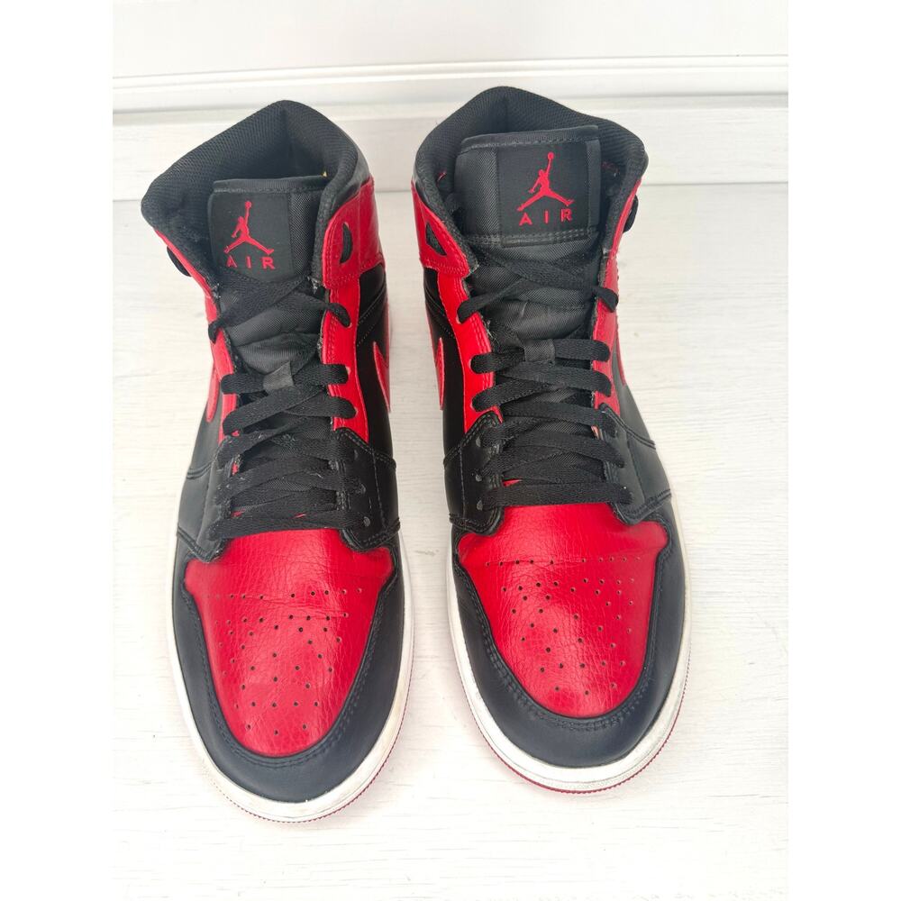 Nike Air Jordan 1 Mid Banned 2020 Bred Black Red 554724-074 Men’s Size 10.5 - Picture 3 of 6